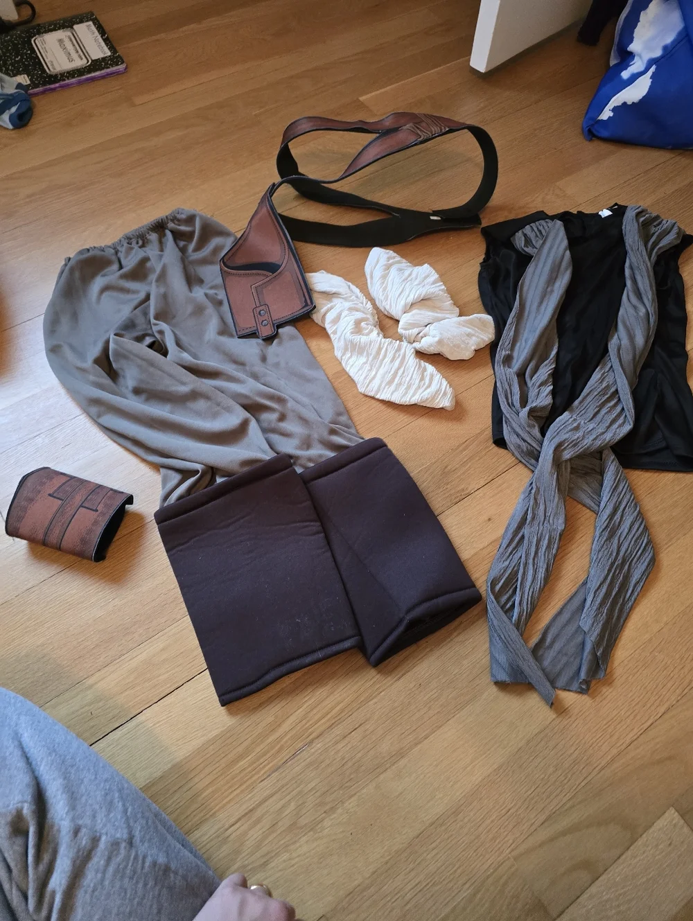 Star Wars Rey Costume Sz M - Picture 2 of 7